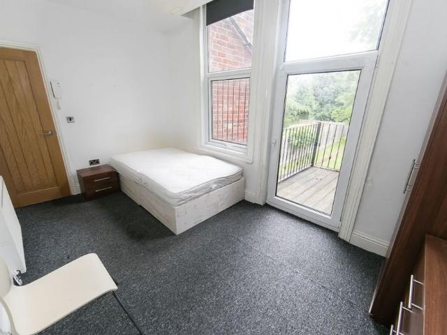Apartment for rent in Hyde Park, West Yorkshire
