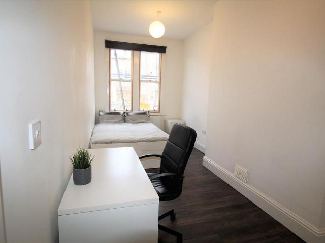House for rent in Hyde Park, West Yorkshire