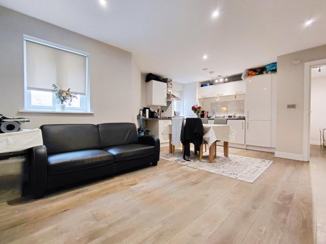Apartment for rent in London Borough of Ealing, Greater London