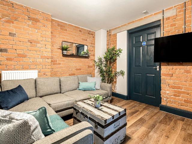 Apartment for rent in Bede Island, Old Wharf