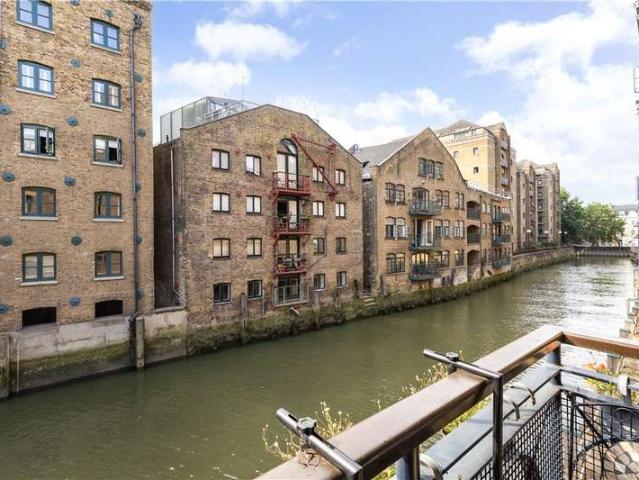 Flat for sale in Bermondsey, Greater London