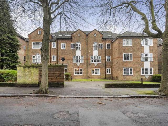 Flat for sale in Greater London