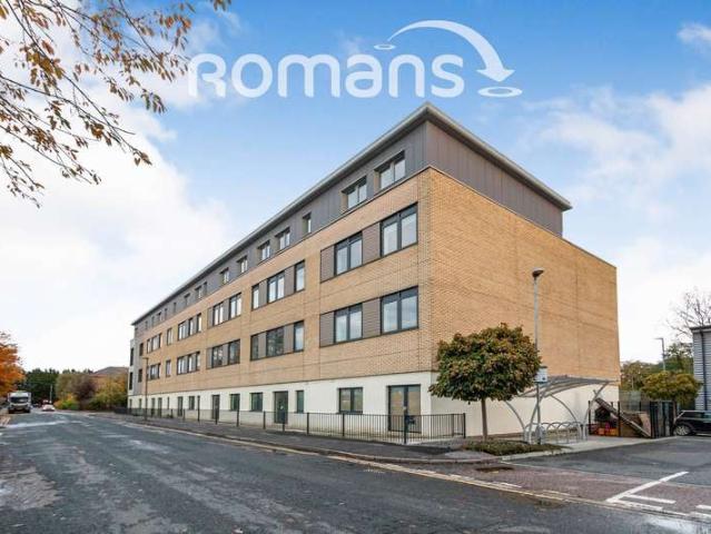 Flat for rent in Albany Park, Surrey Heath