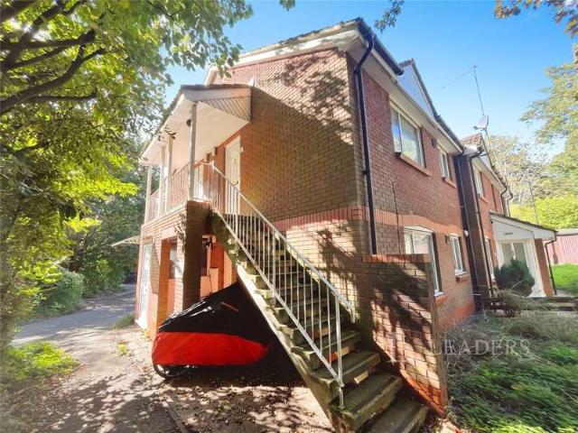Flat for sale in Sholing Common, City Of Southampton