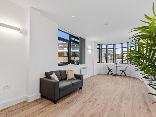 Apartment for rent in London Borough of Hounslow, Spring Grove