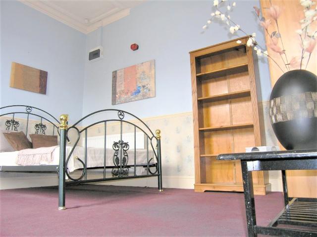 Studio for rent in Hyde Park, Leeds