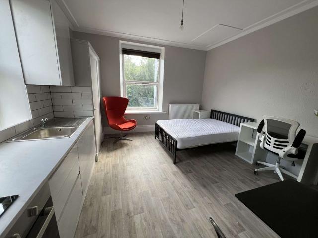 Studio for rent in Netherthorpe, South Yorkshire