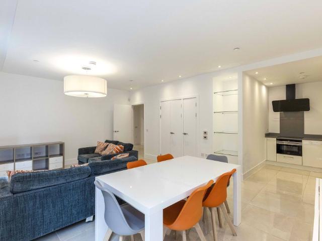 Apartment for rent in Silvermills, New Town