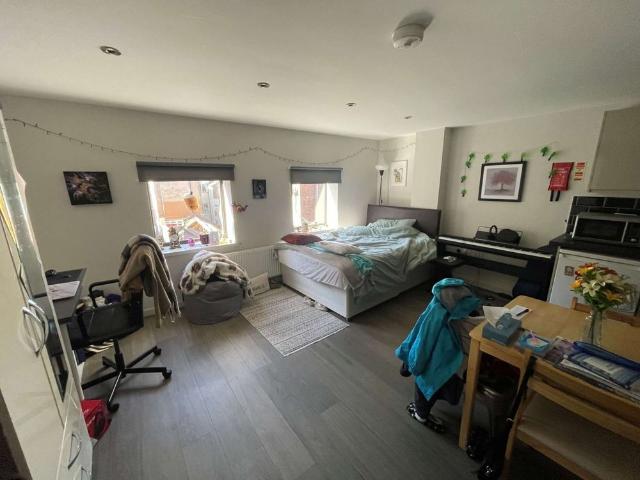 Studio for rent in City Centre, South Yorkshire