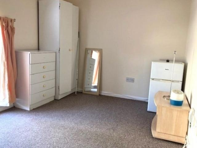 Studio for rent in New Boultham, Brayford