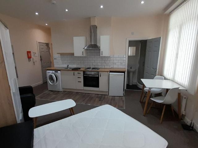Studio for rent in Thornes, Wakefield