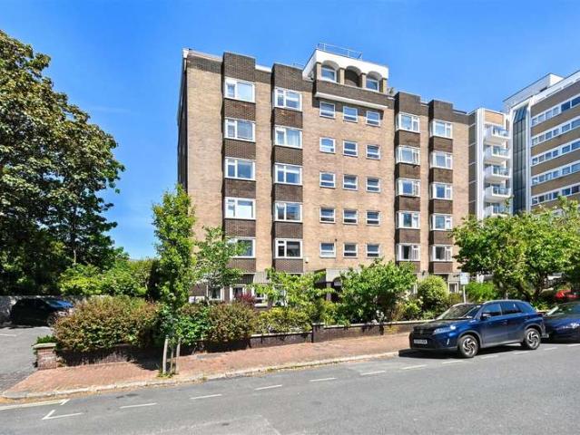 Flat for sale in Eastbourne, East Sussex
