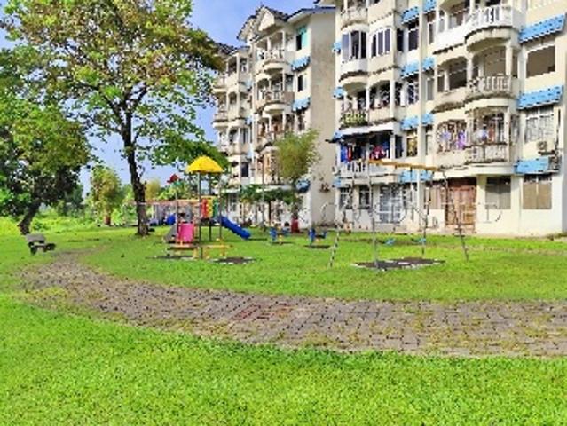 Flat for sale in Malaka