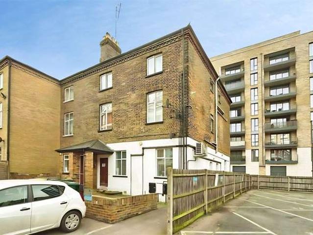 Flat for sale in Birch Green, Lower Halliford
