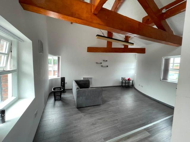 Apartment for rent in Hollinwood, Pendock