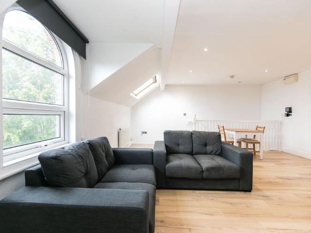 Apartment for rent in Hyde Park, West Yorkshire