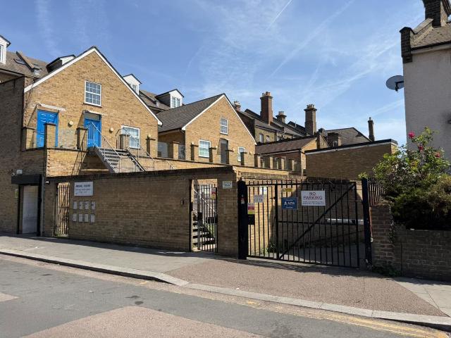 Studio for rent in London Borough of Waltham Forest, Greater London