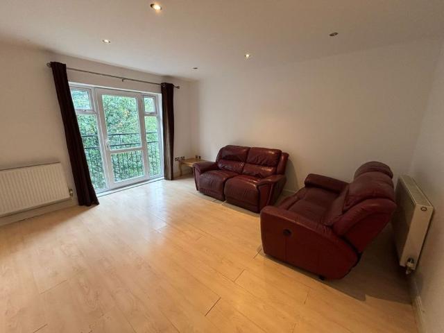 Room for rent in Elmfield, Leicestershire