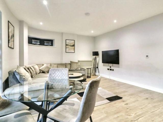 Apartment for rent in The Hyde, Greater London