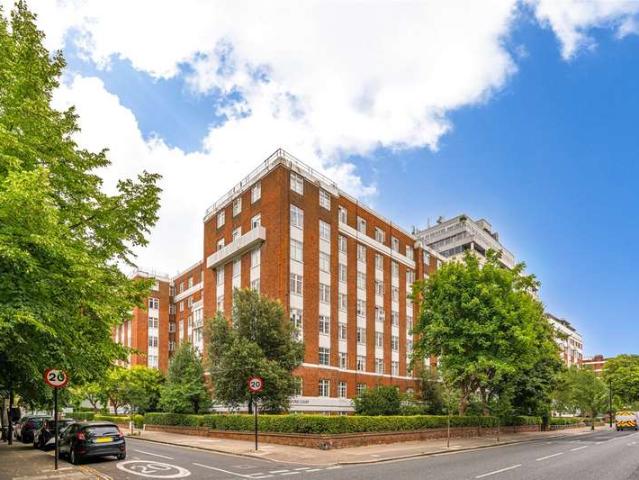 Flat for sale in St. John's Wood, Greater London