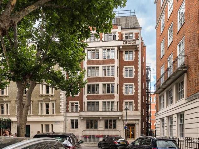 Flat for sale in Victoria, Greater London