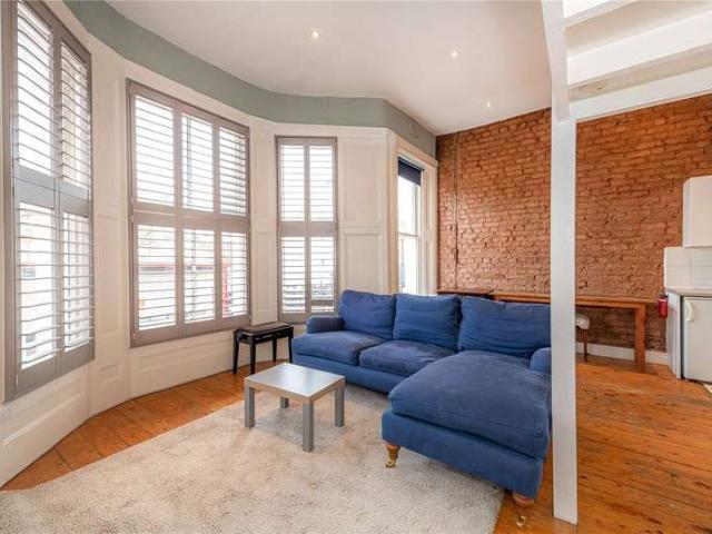 Flat for sale in North Kensington, Greater London