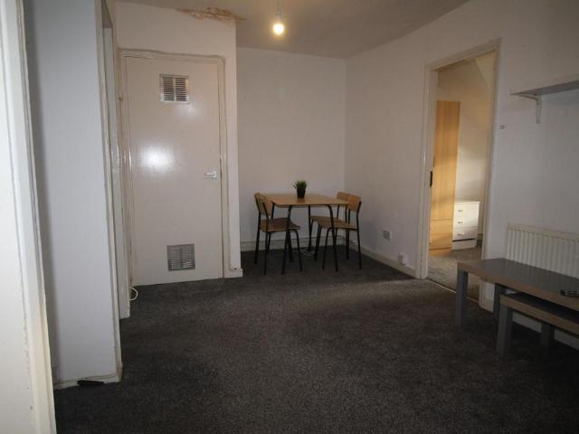 Apartment for rent in Hyde Park, West Yorkshire