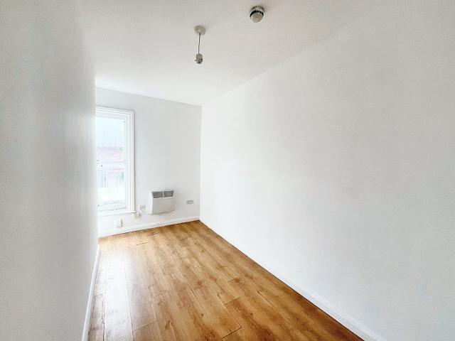 Room for rent in Ringlestone, Midway
