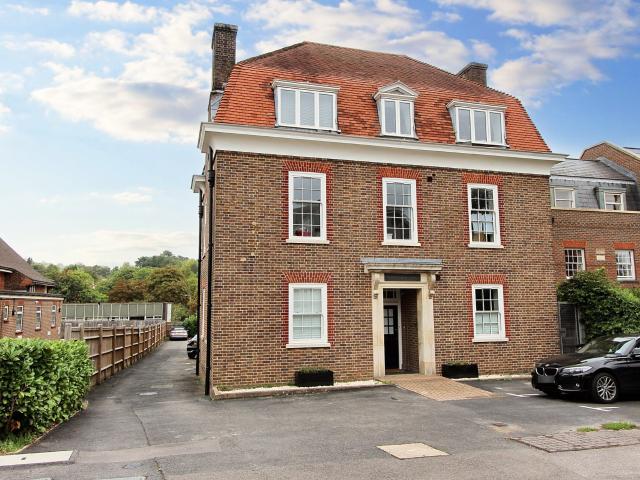 Apartment for rent in Merstham, Reigate and Banstead