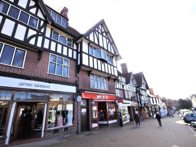 Flat for rent in Pinner, Greater London