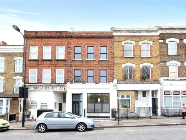 Flat for sale in Homerton, Greater London