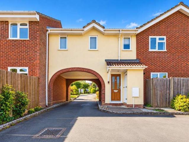 Flat for sale in Lightwater, Surrey Heath