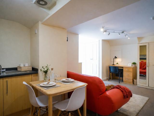 Studio for rent in Netherthorpe, South Yorkshire