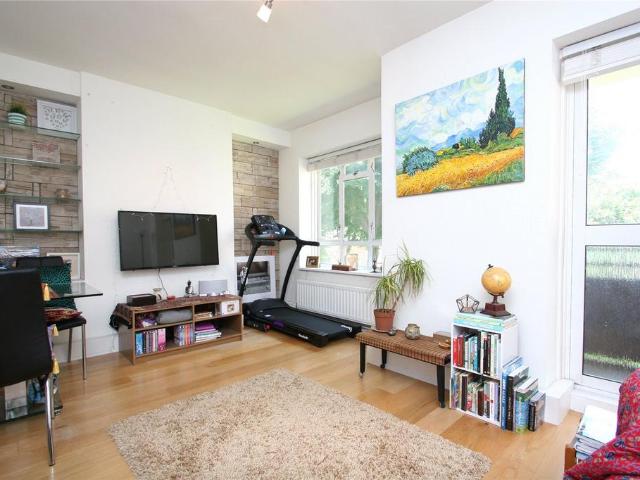 Apartment for rent in Roehampton, Greater London