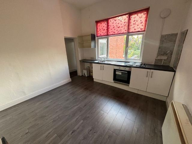 Apartment for rent in West End, Old Wharf