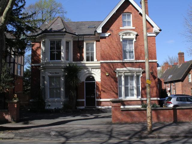 House for rent in Dixons Green, West Midlands