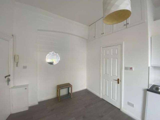Flat for rent in Cricklewood, Greater London