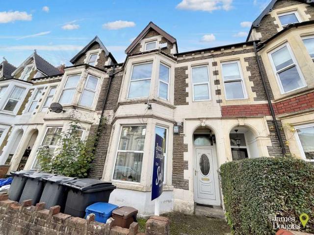 Flat for sale in Plasnewydd, Falcon Lodge