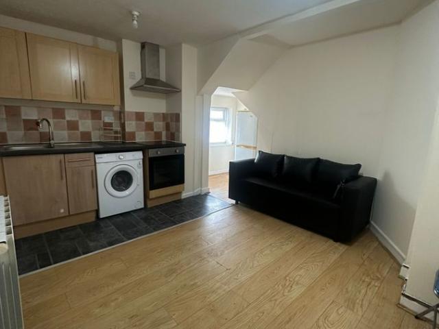 House for rent in Spring Park, Luton