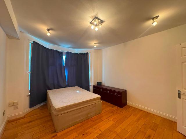 Apartment for rent in Lane, Greater London