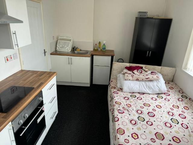 Studio for rent in St Matthew's, Old Wharf