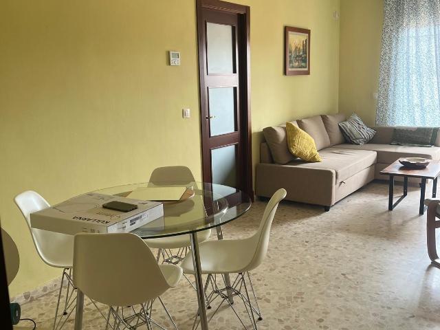 Apartamento en alquiler en Alcalá De Guadaíra, Sevilla