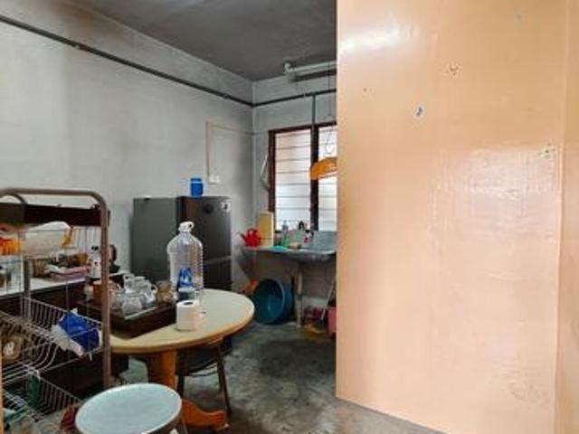 Flat for sale in Malaka