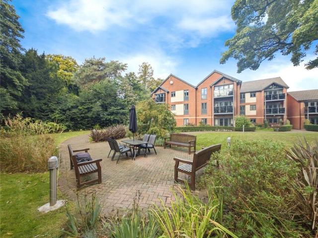 Flat for rent in Darlington, Pierremont