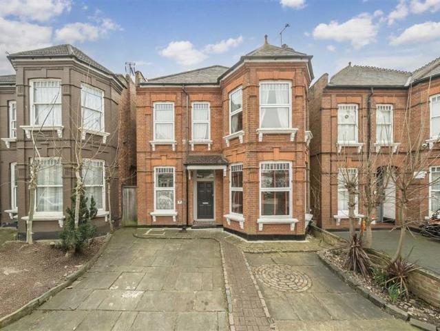 Flat for rent in Cricklewood, Cricklewood