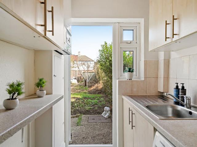 Flat for rent in London, Perivale