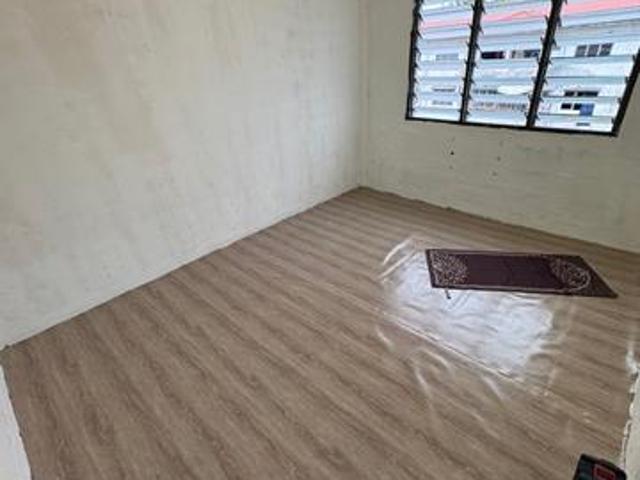 Flat for sale in Kajang, Langat