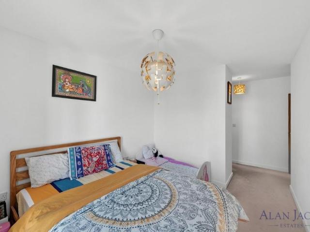 Apartment for rent in Barking Riverside, Greater London
