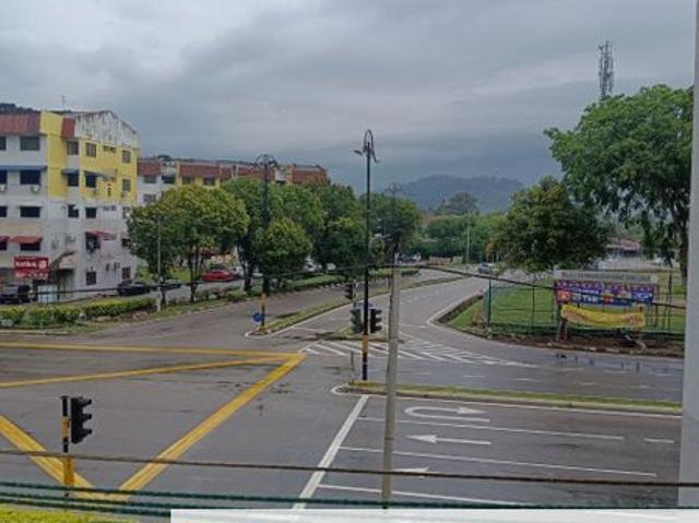 Flat for sale in Malaka