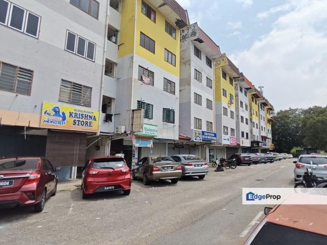 Flat for sale in Malaka